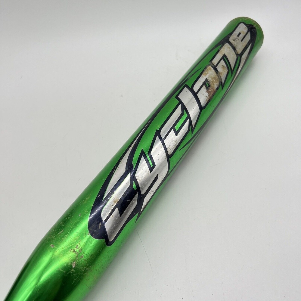 Easton Cyclone SK32B‎ 32" 24 oz Green Fastpitch Softball Bat  2 1/4" Used